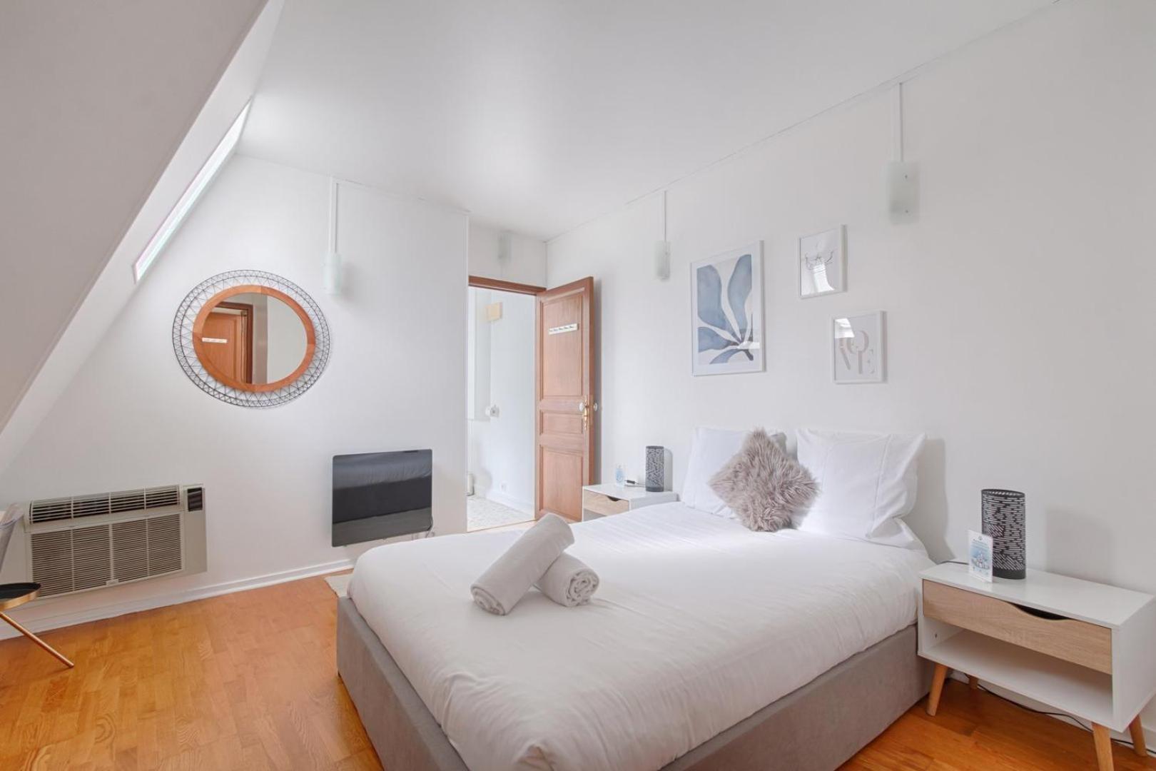 Appartement Near To Saint Lazare - 6P Paris Bagian luar foto